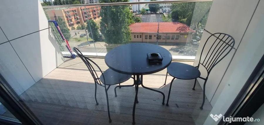 Garsonieră decomandată în Delfinariu