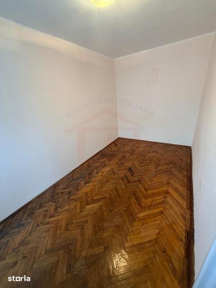 Apartament cu 4 camere în Micro 13