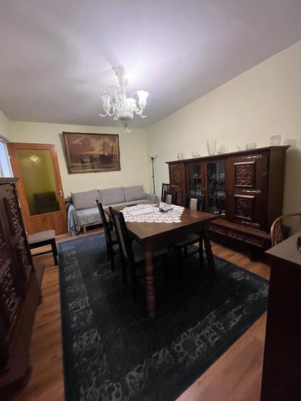 Apartament cu 3 camere decomandat în Tineretului