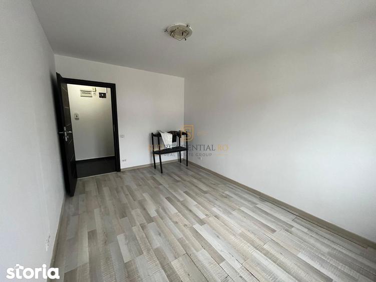 Apartament cu 3 camere decomandat în Metalurgiei