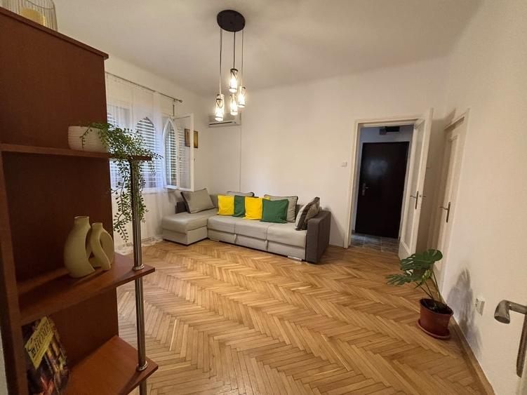 Apartament cu 2 camere semidecomandat în Primăverii