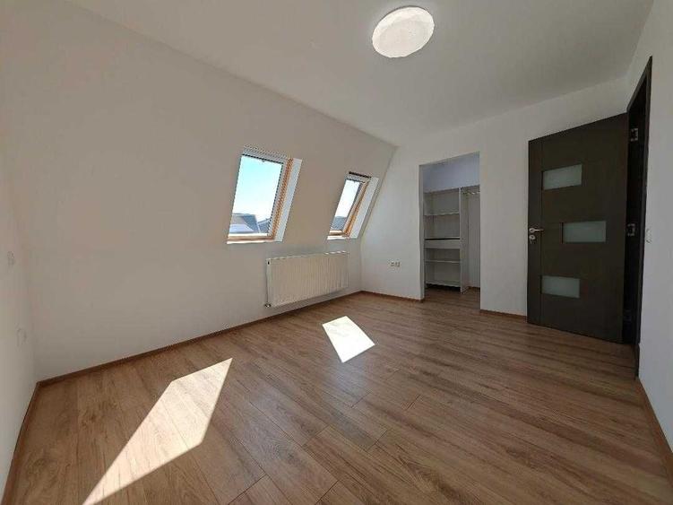 Casă cu 4 camere cu Teren 384 Mp în Tărlungeni