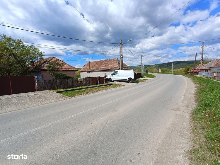 Casă cu 2 camere cu Teren 230 Mp în Central