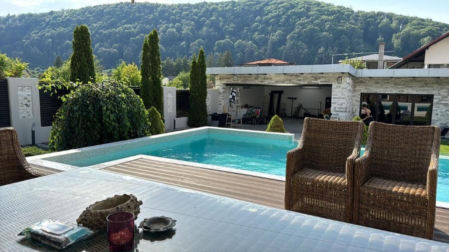 Casă individuală cu 5 camere cu Canalizare în Bunloc