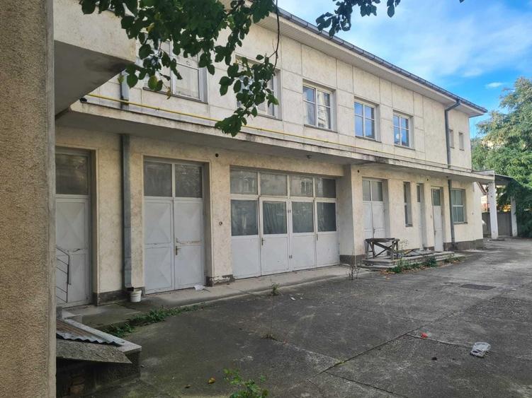 Spațiu comercial, de 914 mp, în Central