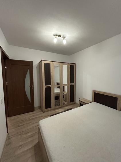 Apartament cu 3 camere decomandat în Gară