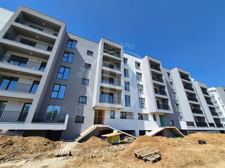 Apartament cu 2 camere decomandat în Titan