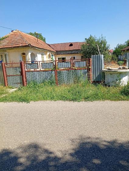 Teren de 2000 mp, în Central