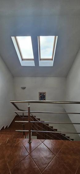 Casă cu 5 camere cu Teren 3000 Mp în Exterior Vest