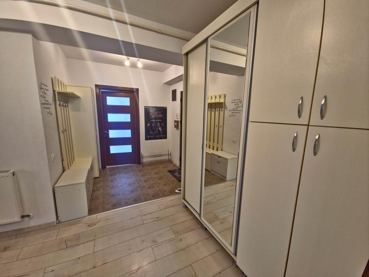 Apartament cu 3 camere decomandat, mobilat în Energia