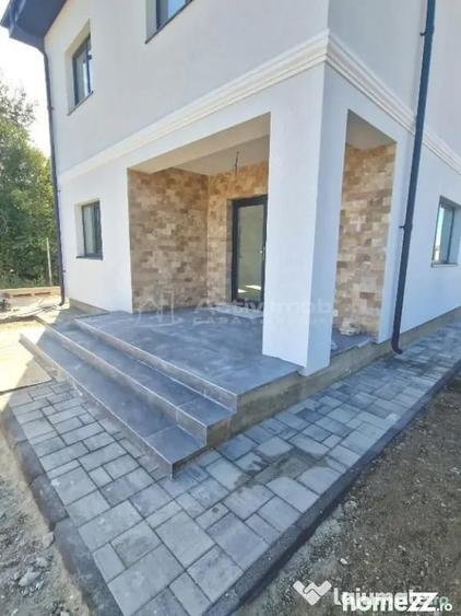 Casă cu 4 camere cu Teren 300 Mp în Sud