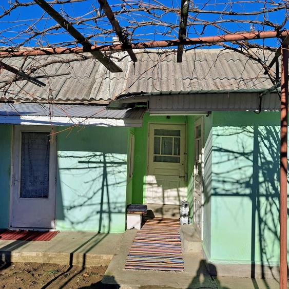 Casă cu 3 camere cu Teren 7950 Mp în Miroslovești
