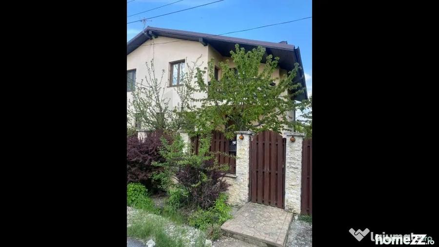Casă cu 5 camere cu Teren 273 Mp în Butimanu