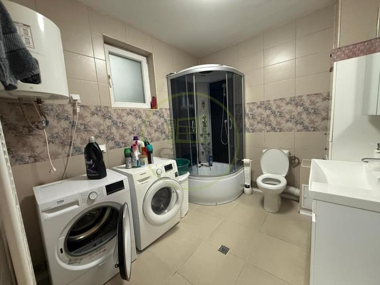Casă individuală cu 3 camere cu Canalizare în Cârcea