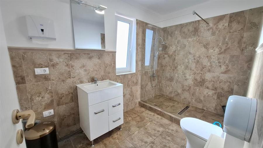 Casă individuală cu 4 camere cu Canalizare în Valea Lupului