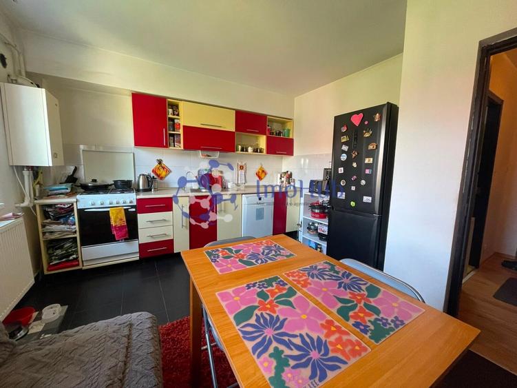 Apartament cu 2 camere decomandat în Tătărași