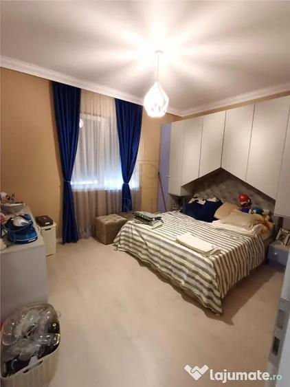 Apartament cu 3 camere decomandat în Chișoda