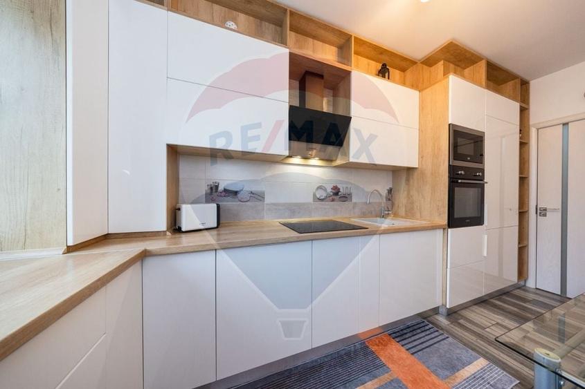 Apartament cu 2 camere decomandat, mobilat în Central
