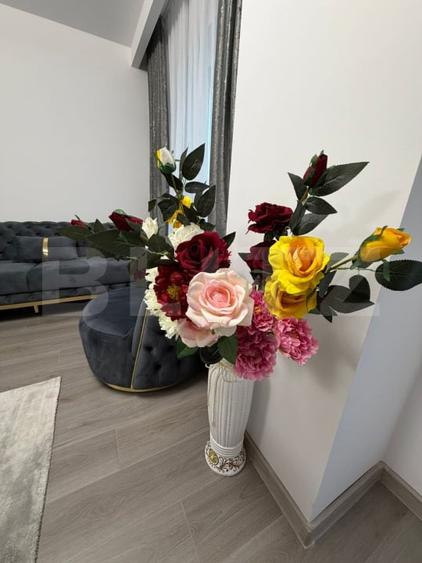 Apartament cu 3 camere semidecomandat, mobilat în Florești