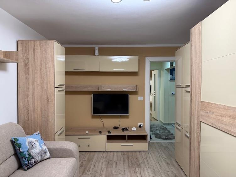 Apartament cu 2 camere decomandat, mobilat în Lipovei
