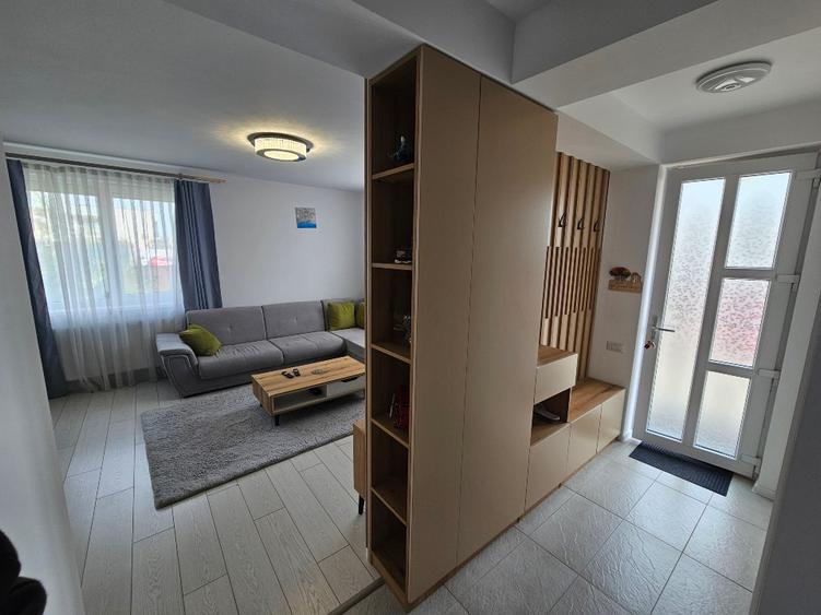 Duplex cu 4 camere cu Teren 300 Mp în Domnești