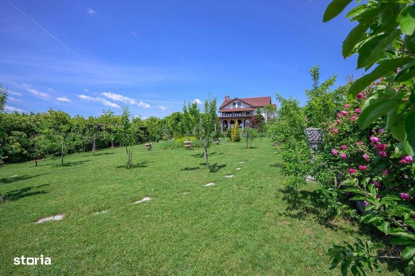 Casă cu 4 camere în Ostratu
