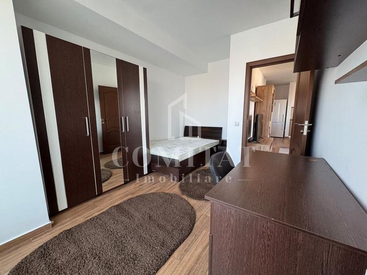 Apartament cu 3 camere semidecomandat, mobilat în Gheorgheni