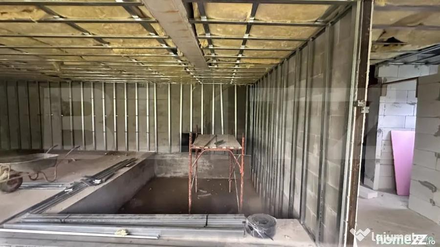 Casă cu 4 camere cu Teren 16418 Mp în Central