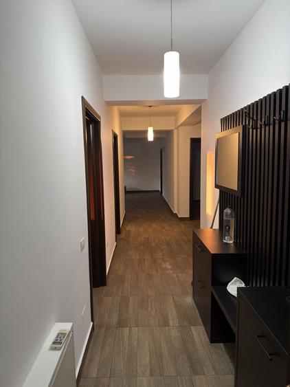 Inchiriere apartament 5 camere direct proprietar ( A se citi detaliile - 7
