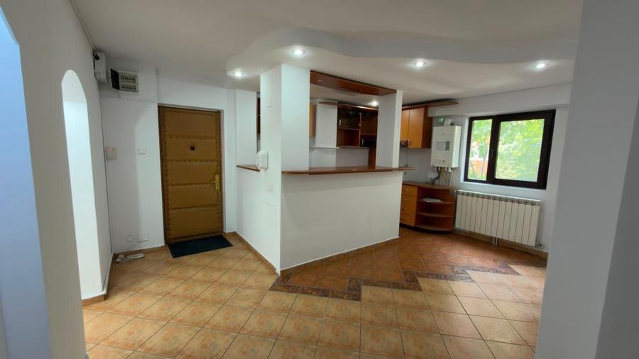 Apartament cu 3 camere decomandat în Octavian Goga