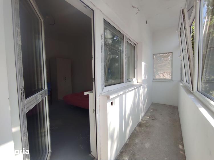 Apartament cu 4 camere decomandat în Iancului