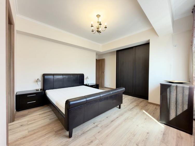 Apartament cu 3 camere semidecomandat, mobilat în Lacul Tei