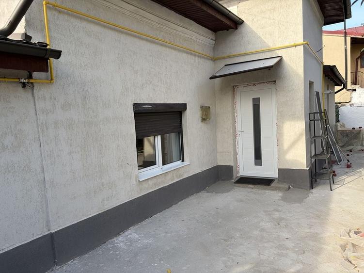 Casă cu 3 camere decomandat cu Teren 240 Mp în Nord
