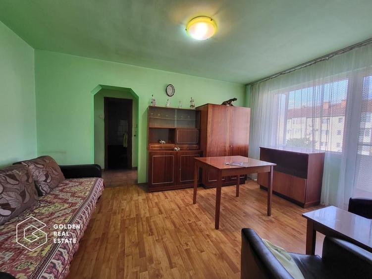 Apartament cu 3 camere semidecomandat în Central