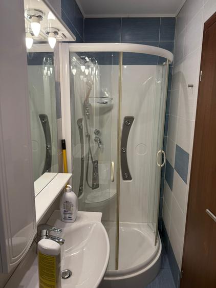 Apartament cu 3 camere decomandat, mobilat în Mărgeanului