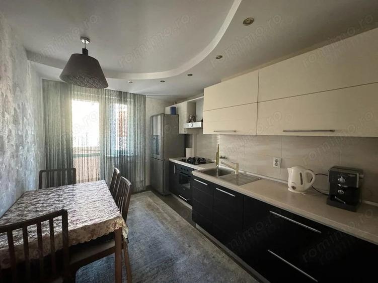 Apartament cu 3 camere decomandat în Banu Manta