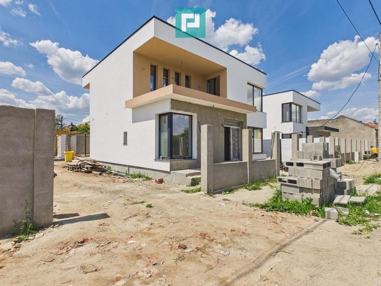 Casă individuală cu 6 camere cu Canalizare în Pârneava