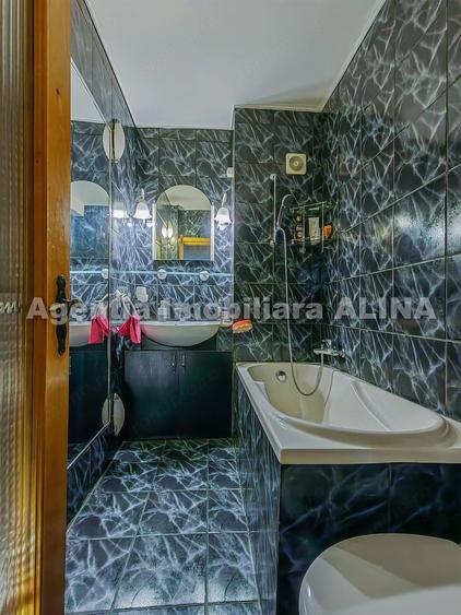 Apartament cu 3 camere semidecomandat în Împăratul Traian