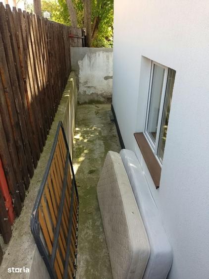 Casă cu 4 camere cu Teren 150 Mp în Vitan
