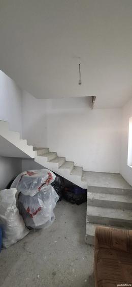 Casă cu 5 camere cu Teren 2000 Mp în Popești