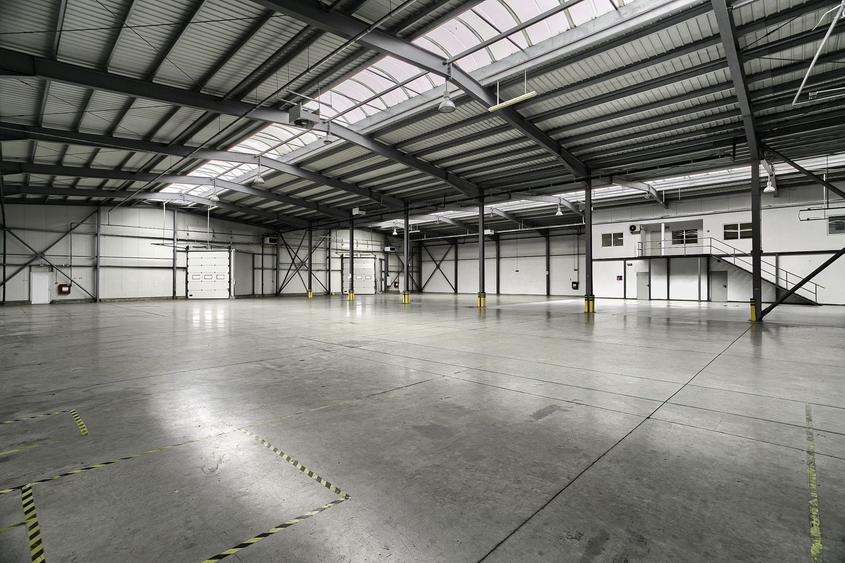 Spațiu industrial, de 1,770 mp, în Sud