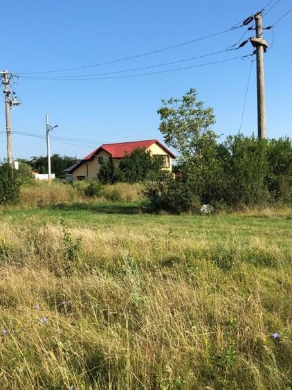 Teren agricol intravilan de 2475 mp, în Periș