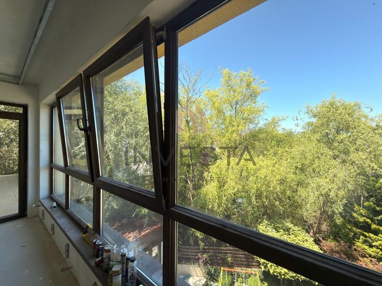 Apartament cu 3 camere semidecomandat în Andrei Mureșanu