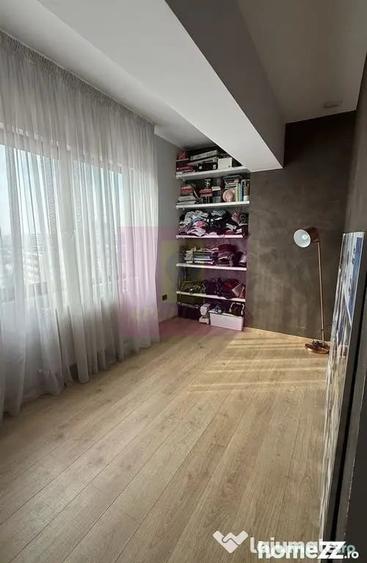 Apartament cu 3 camere decomandat în Vitan