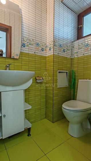 Apartament cu 3 camere semidecomandat, mobilat în Central