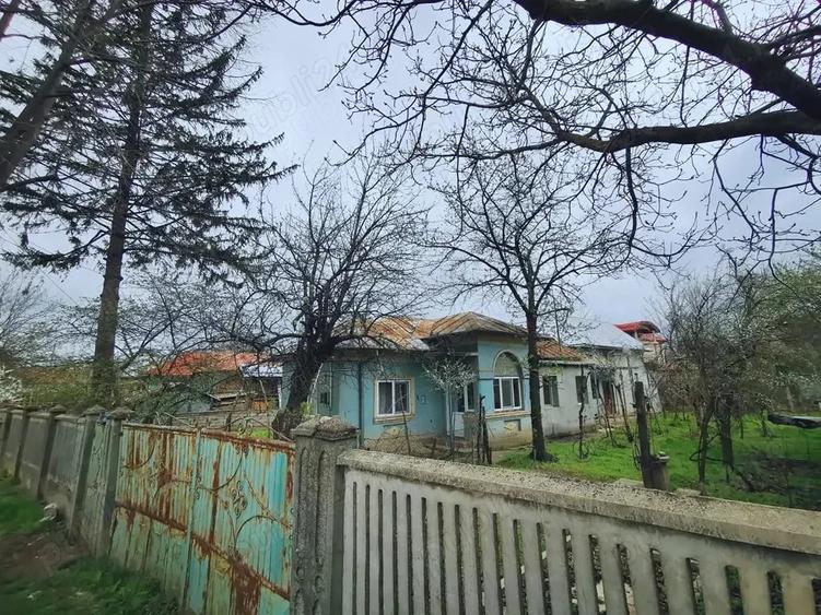 Casă cu 4 camere cu Teren 720 Mp în Central