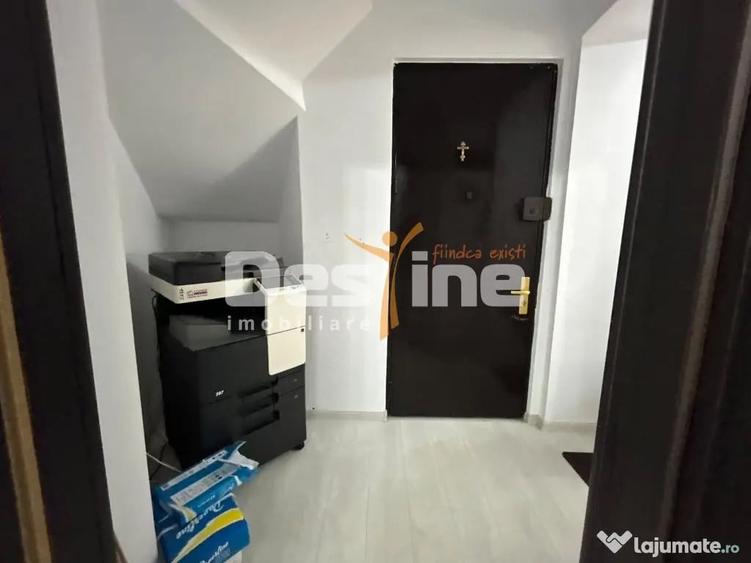 Apartament cu 4 camere semidecomandat în Universitate