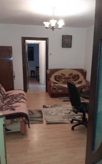 Apartament cu 2 camere semidecomandat, mobilat în Tătărași