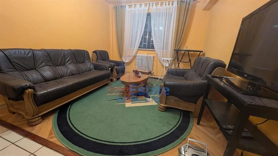 Apartament cu 3 camere decomandat în Filiași