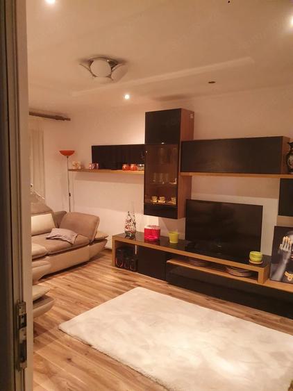 Apartament cu 4 camere decomandat în Turnătorie